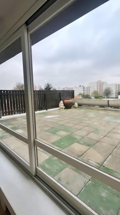 T2 Renove Avec Terrasse Proche Paris Et Disneyland 샹-쉬르-마른 외부 사진